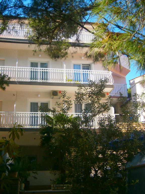 Bed & Breakfast Pansion Rade Hotel Pirovac Buitenkant foto