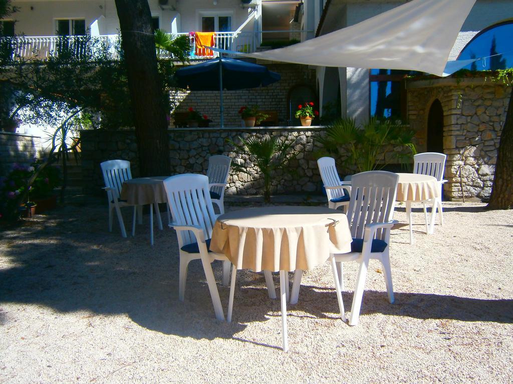 Bed & Breakfast Pansion Rade Hotel Pirovac Buitenkant foto