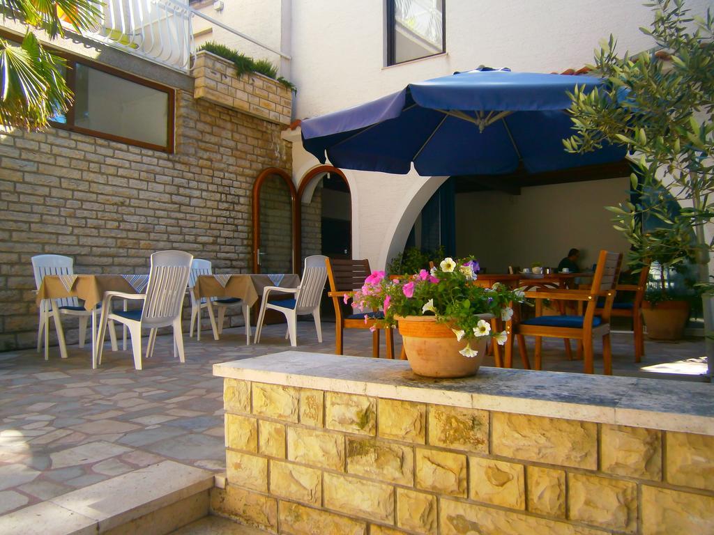 Bed & Breakfast Pansion Rade Hotel Pirovac Buitenkant foto