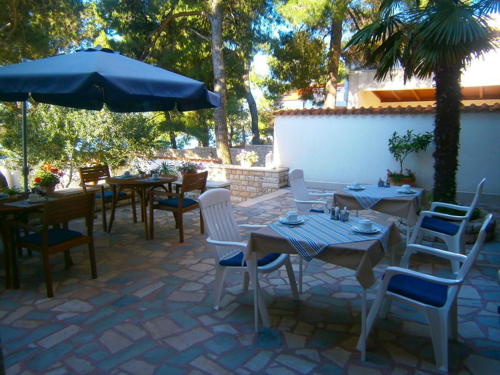 Bed & Breakfast Pansion Rade Hotel Pirovac Buitenkant foto