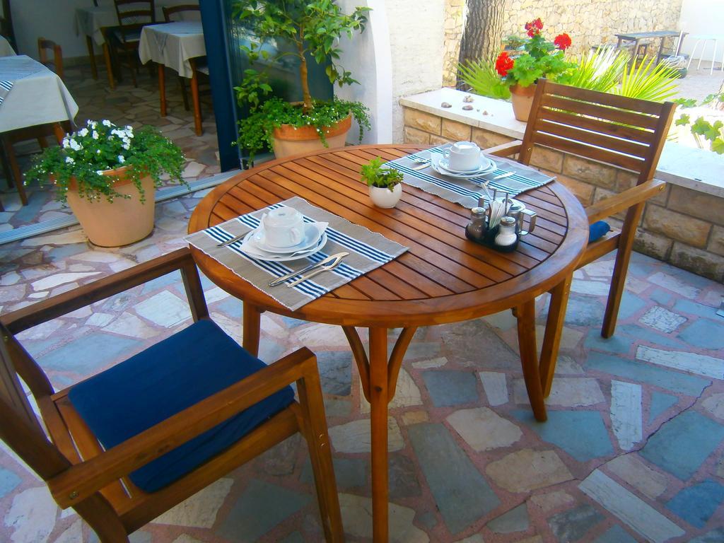 Bed & Breakfast Pansion Rade Hotel Pirovac Buitenkant foto
